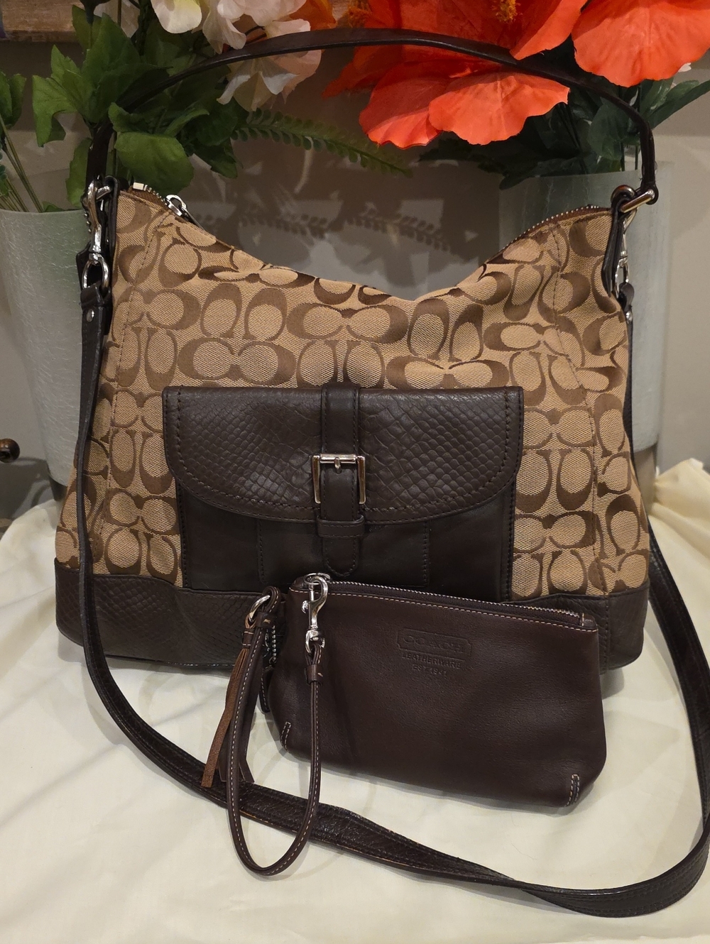 Coach Charlie Lizard Embossed Shoulder Bag With Vintage Wristlet
